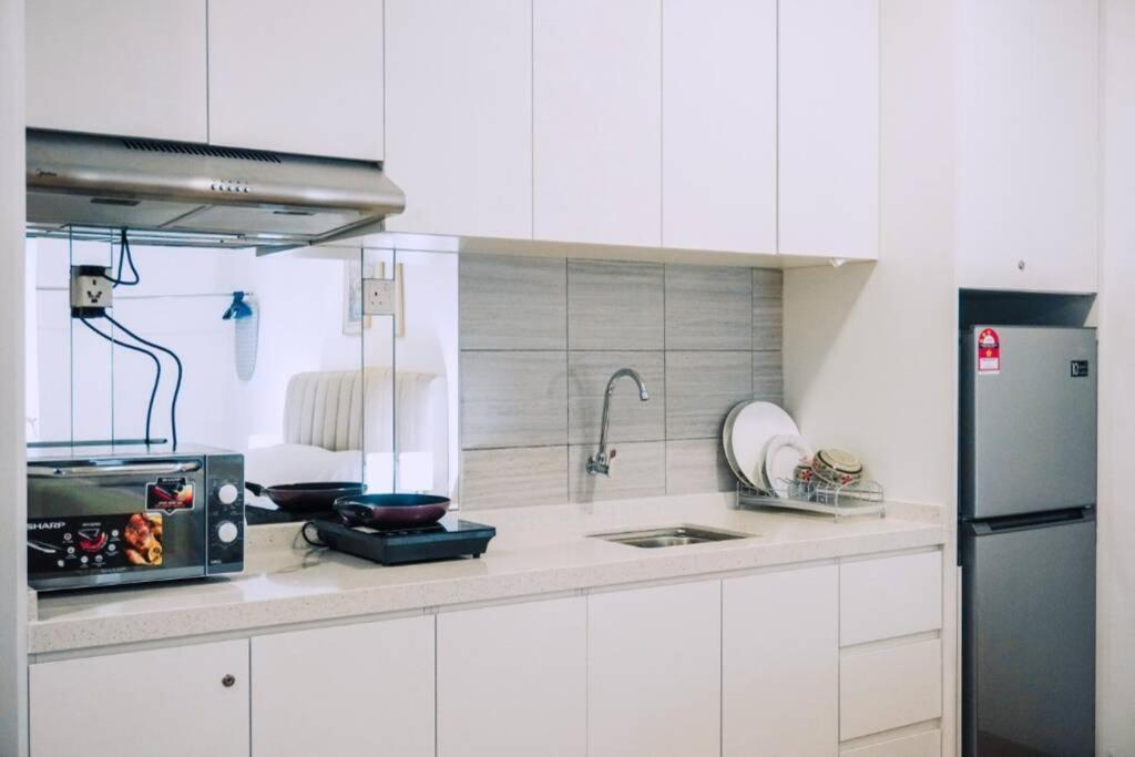 Apple Home 2 At Menara Simfoni, King Size Bed, Cheras, Nexflix, Wifi, Parking Seri Kembangan Eksteriør bilde