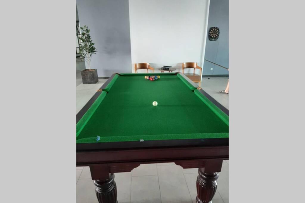 Apple Home 2 At Menara Simfoni, King Size Bed, Cheras, Nexflix, Wifi, Parking Seri Kembangan Eksteriør bilde