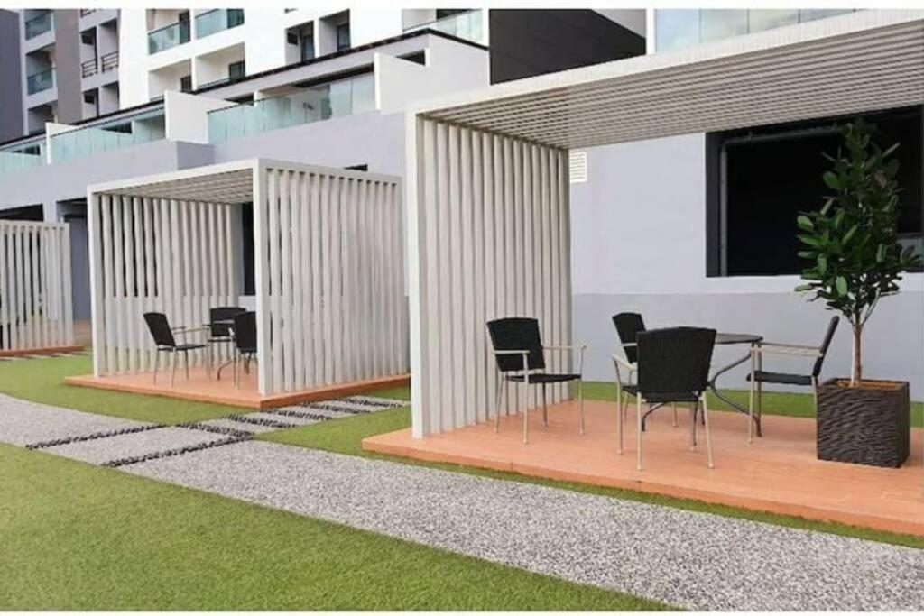 Apple Home 2 At Menara Simfoni, King Size Bed, Cheras, Nexflix, Wifi, Parking Seri Kembangan Eksteriør bilde