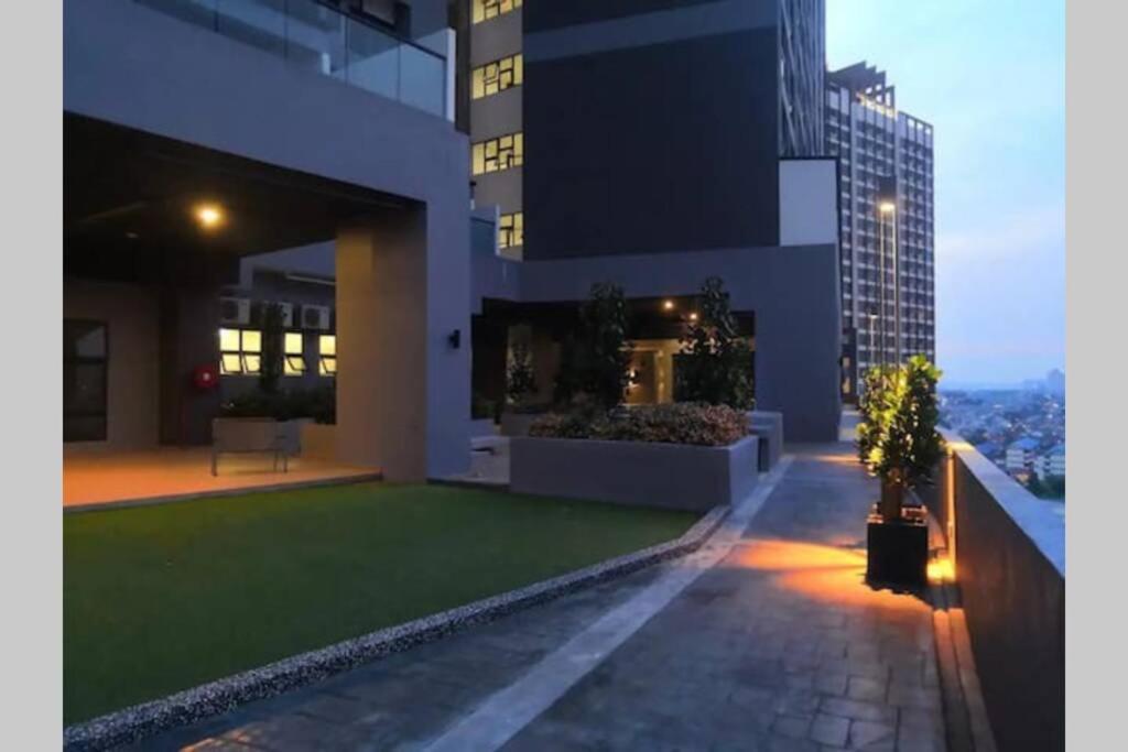 Apple Home 2 At Menara Simfoni, King Size Bed, Cheras, Nexflix, Wifi, Parking Seri Kembangan Eksteriør bilde