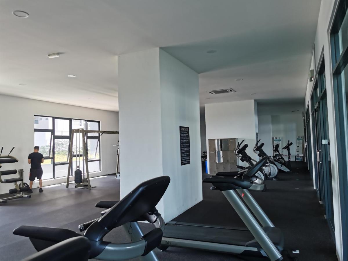 Apple Home 2 At Menara Simfoni, King Size Bed, Cheras, Nexflix, Wifi, Parking Seri Kembangan Eksteriør bilde